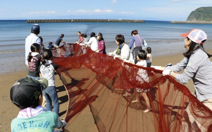 伝統的漁法「地引網漁」